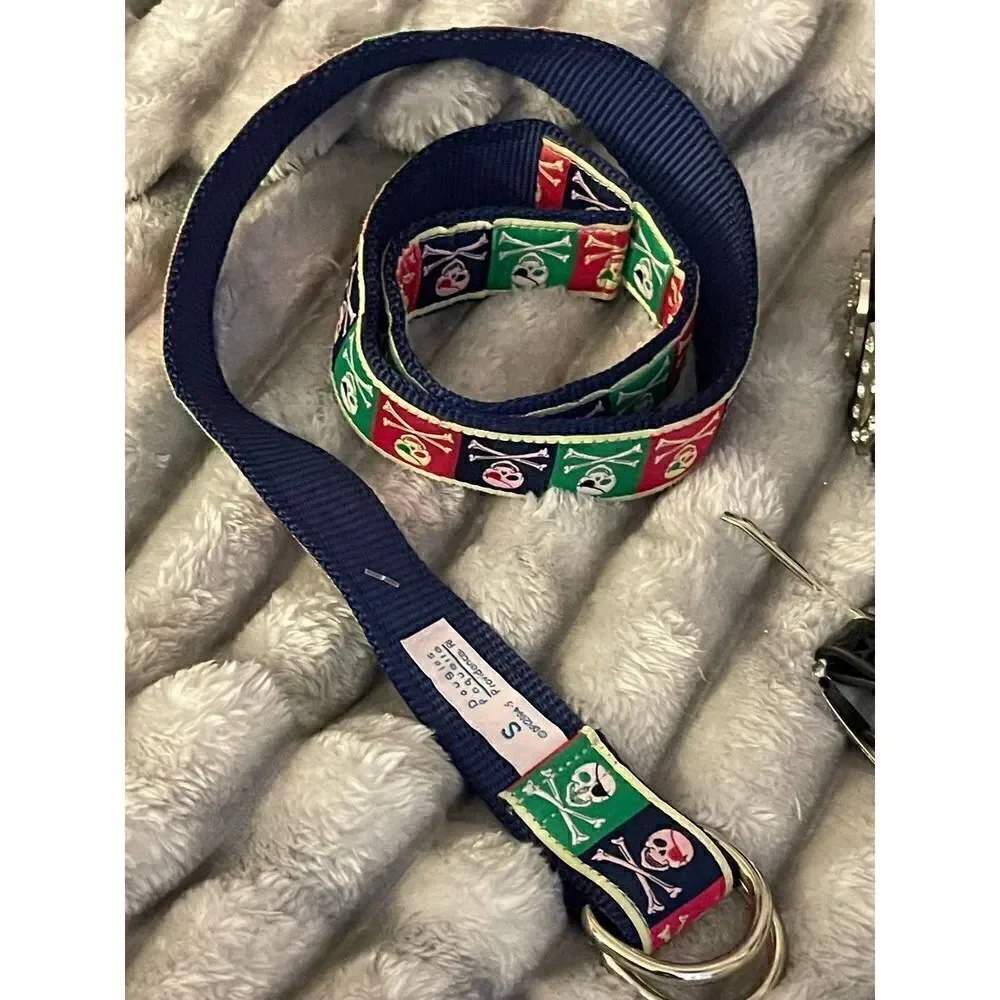 Douglas paquette RI skull/pirate crossbones flip novelty belt small